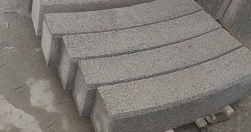 宁夏芝麻白弧形路牙石