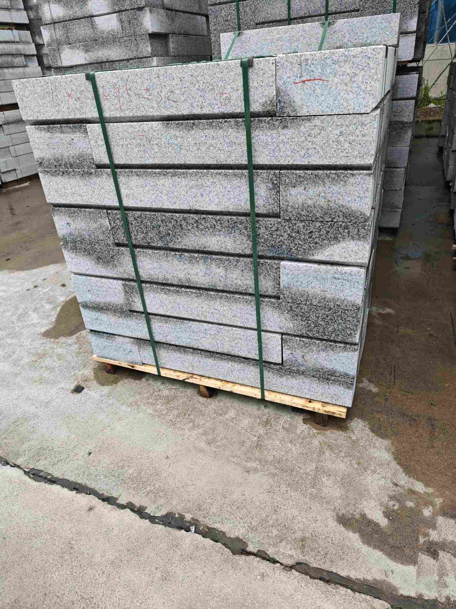 宁夏芙蓉白路牙石，马路牙子