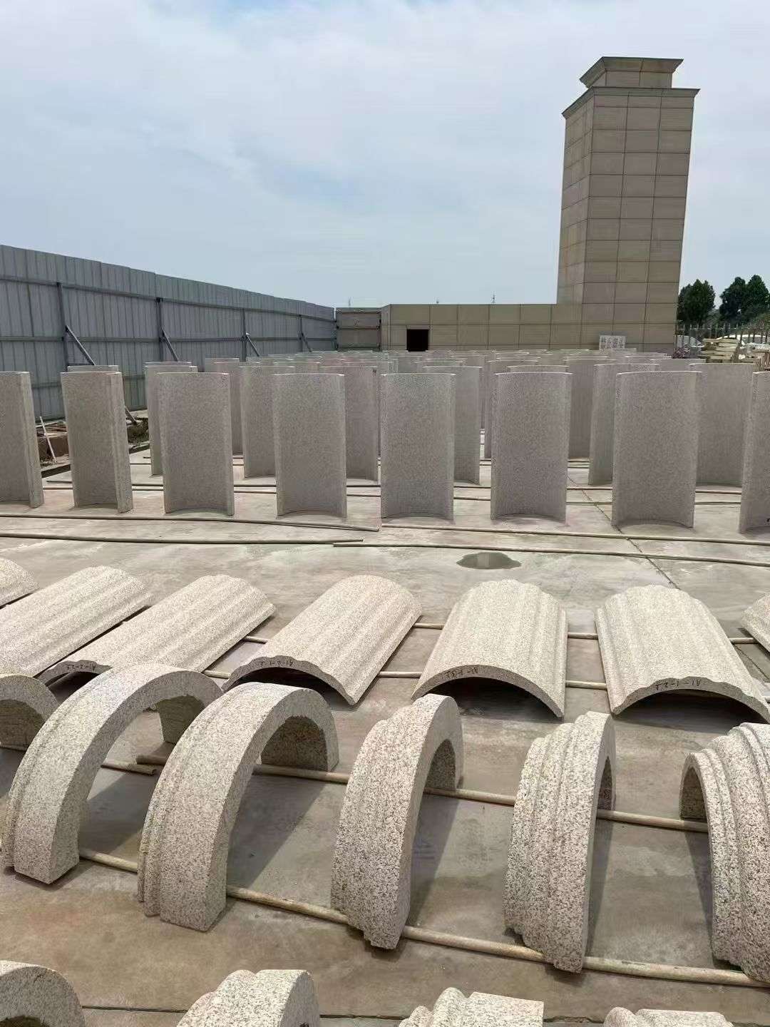 宁夏黄金麻别墅柱皮 异形 线条定制